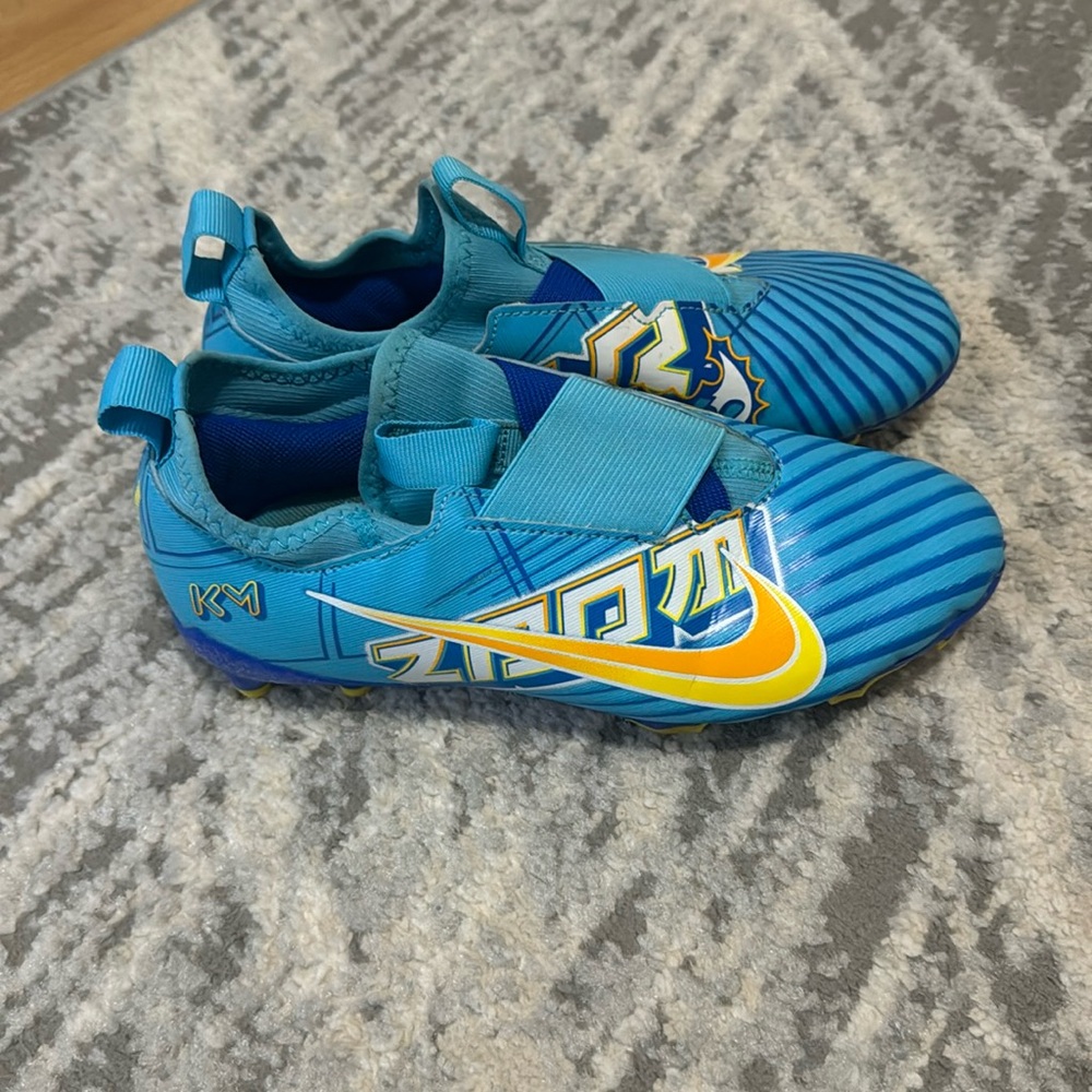 Nike youth soccer cleats